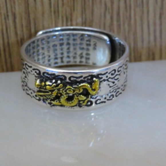 Silver & Gold Alloy Flying DRAGON Ring Size 9 (K265) - Picture 1 of 2